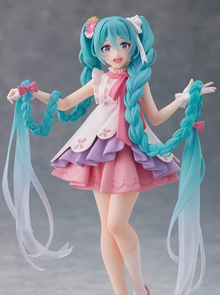 TAITO Hatsune Miku Wonderland Figure - Rapunzel